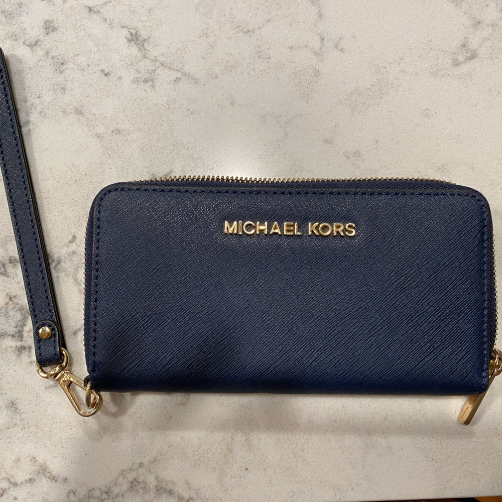 Michael Kors wristlet wallet